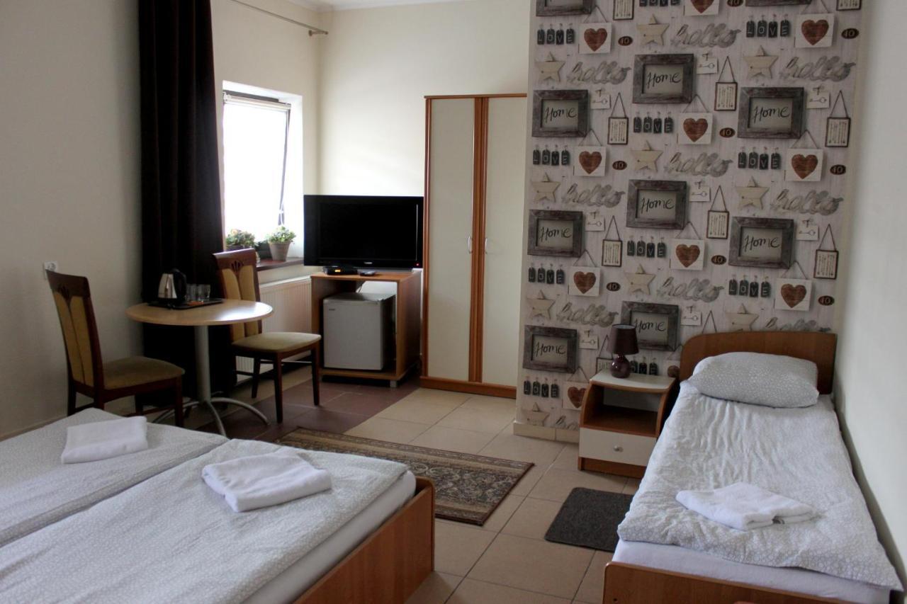 Park Lesny 'U Kaczyny' Hotel Rogow ภายนอก รูปภาพ
